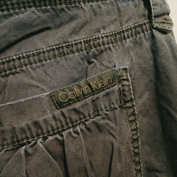 Calvin Klein - Picture 5 of 12